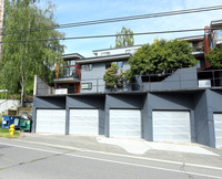 The Bluff Apartments in Seattle, WA - Building Photo - Building Photo