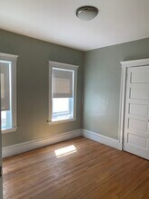 12 Quincy St, Unit 1 in Medford, MA - Building Photo - Building Photo