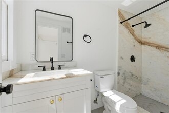 326 6th Ave N in St. Petersburg, FL - Building Photo - Building Photo