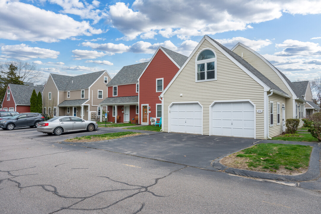 Colony Landing in Marshfield, MA - Building Photo