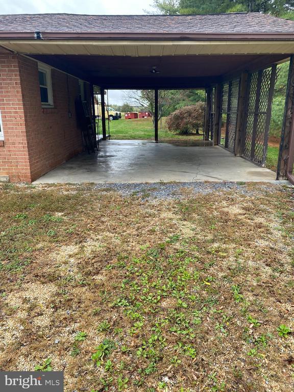property at 871 Fairfax Pike