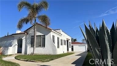 4109 1/2 Santa Ana St in Huntington Park, CA - Foto de edificio
