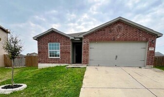 221 Koontz Lp in Jarrell, TX - Building Photo