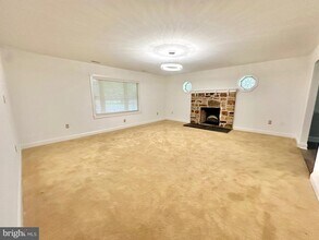 9 Beechwood Ave in Burlington, NJ - Building Photo - Building Photo