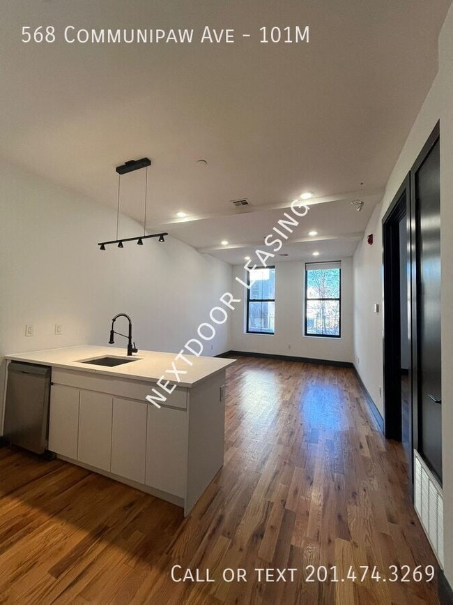 568 Communipaw Ave in Jersey City, NJ - Foto de edificio - Building Photo