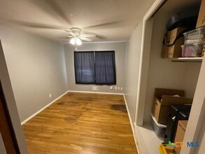 112 Ohio Ave in New Braunfels, TX - Building Photo - Building Photo