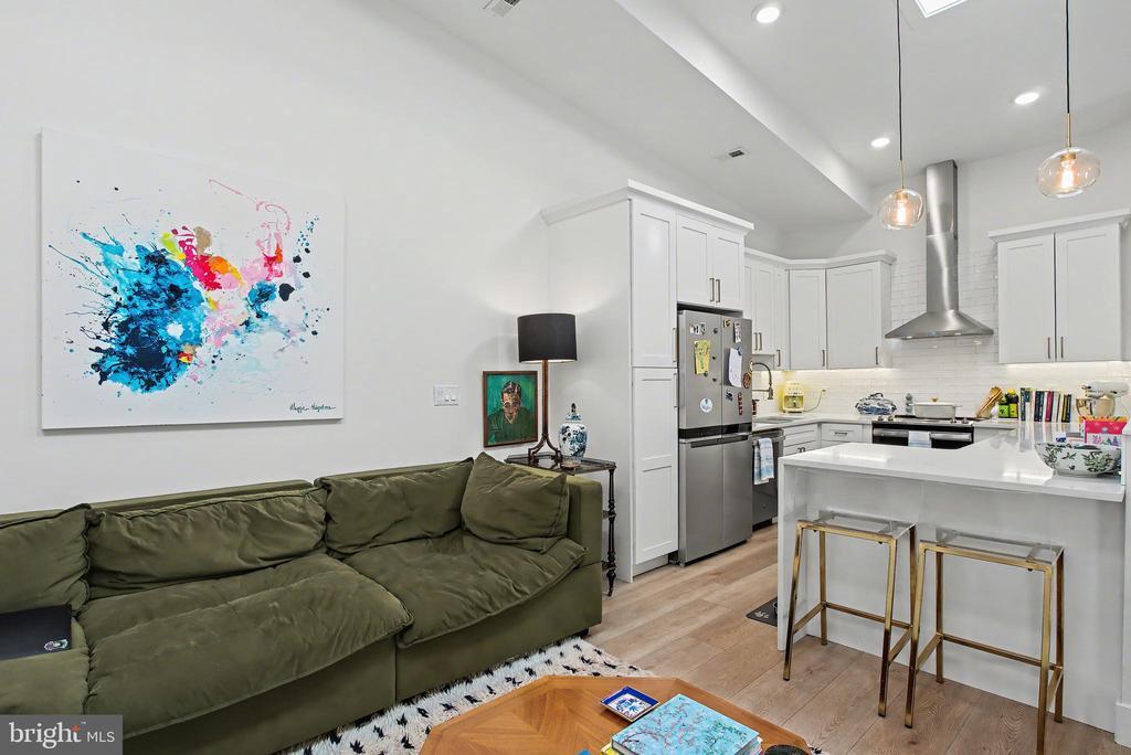 120 N 3rd St in Philadelphia, PA - Building Photo