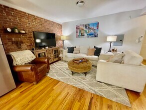 149 Grand St in Jersey City, NJ - Building Photo - Building Photo
