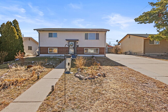 3500 Sheffield Ln in Pueblo, CO - Building Photo - Building Photo