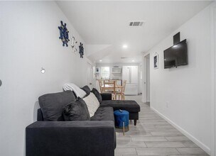 3901 Delano St-Unit -A in Houston, TX - Building Photo - Building Photo