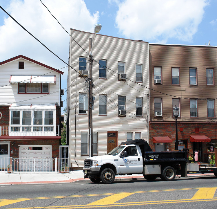 3807 Park Ave in Weehawken, NJ - Building Photo