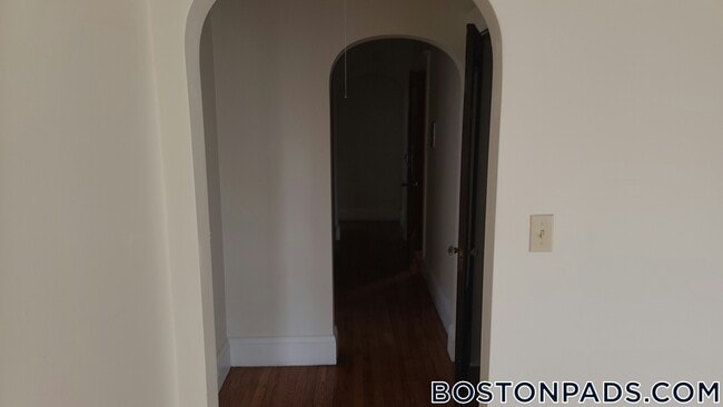 349 Pleasant St, Unit B1-10 in Malden, MA - Building Photo - Building Photo