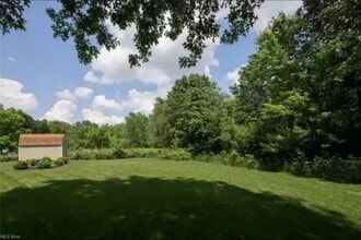 1378 Devon Dr NW in North Canton, OH - Building Photo - Building Photo