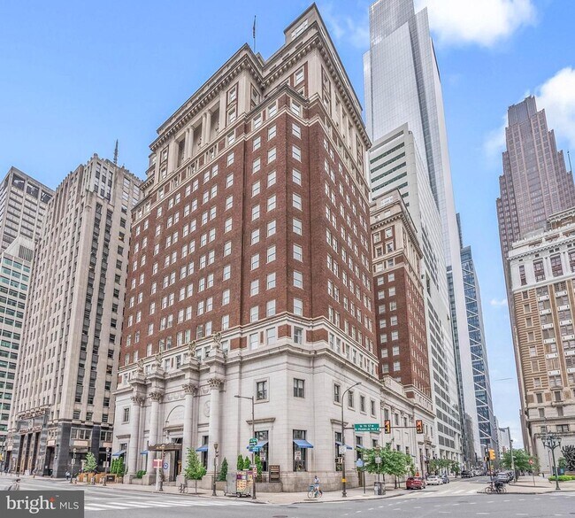 1600-18 Arch St
