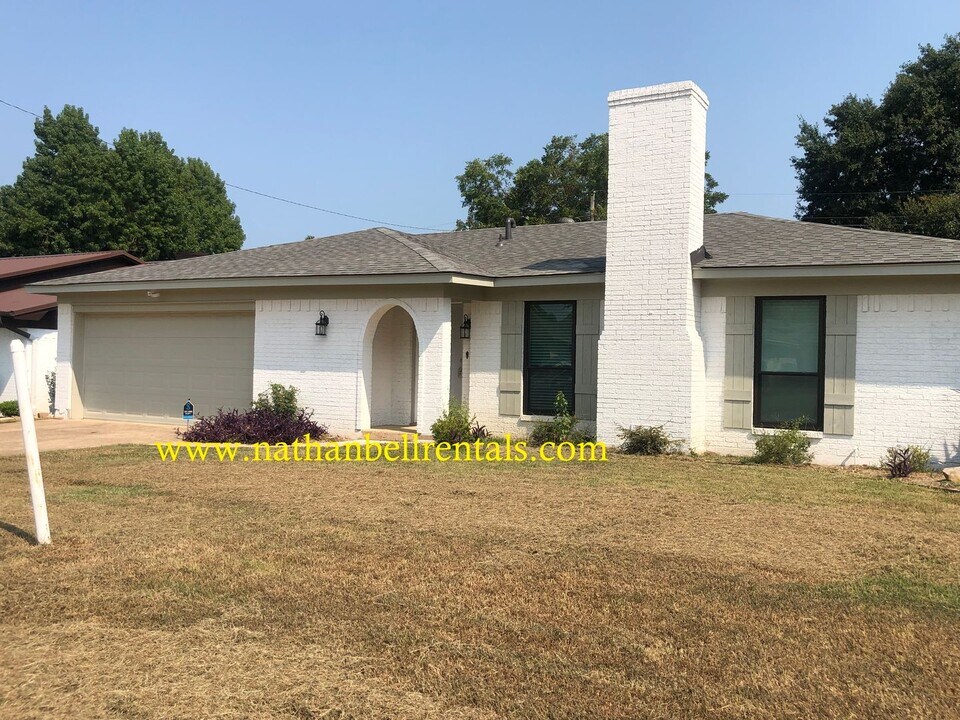 3465 Fargo Dr in Paris, TX - Foto de edificio