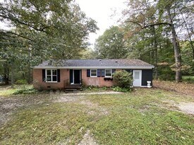 727 Chalklevel Rd in Louisa, VA - Building Photo