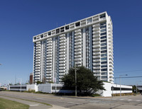 Oceans Condominium in Virginia Beach, VA - Building Photo - Building Photo