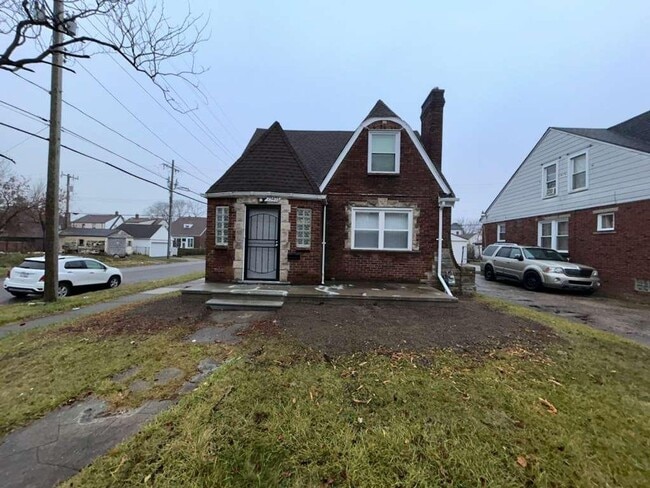 property at 15403 Murray Hill St