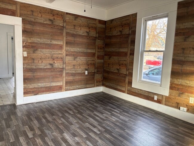 921 W Division St in Springfield, MO - Building Photo - Building Photo