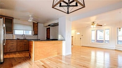 173 Broadway in Milford, CT - Foto de edificio - Building Photo