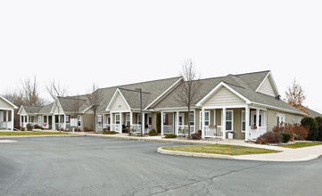 Creekside Village Apartments in Monroe, MI - Building Photo - Building Photo