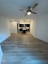 24 NW 31st St, Unit B3 in Miami, FL - Building Photo - Building Photo