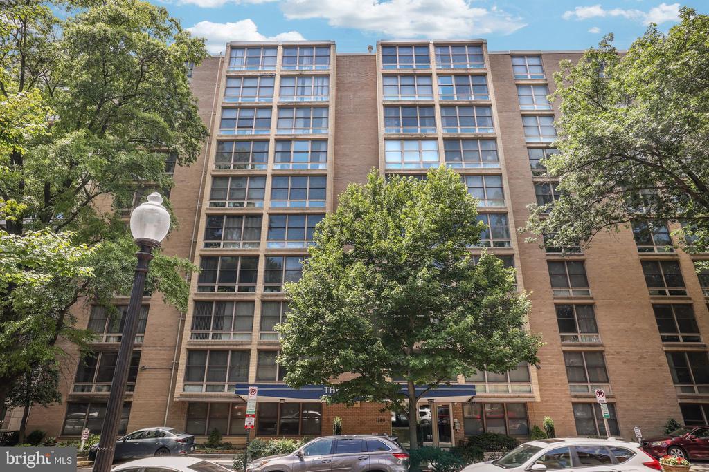 1260 21st St NW in Washington, DC - Building Photo