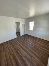 81 E Market St, Unit 81 E. Market St. in Long Beach, CA - Building Photo - Building Photo