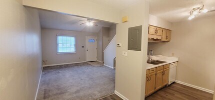 1795 Falconcrest St in Tallahassee, FL - Building Photo - Building Photo