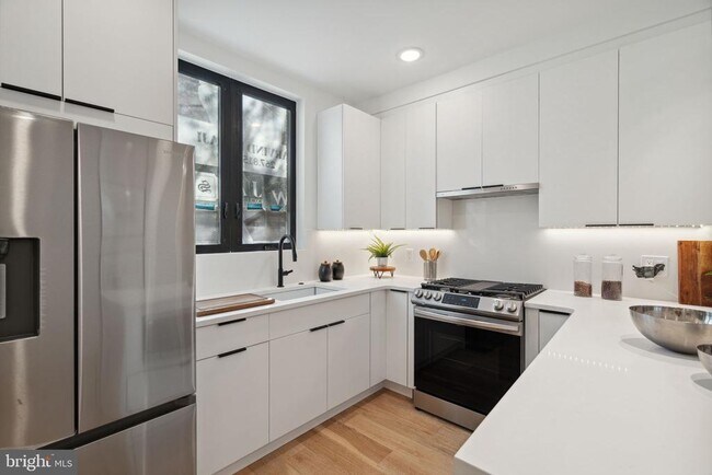 1623 Christian St in Philadelphia, PA - Building Photo - Building Photo