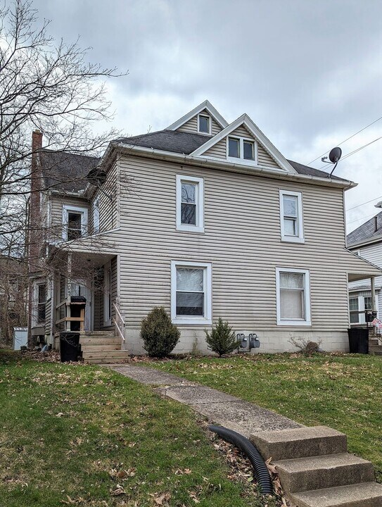 201-205-205 Highland Blvd in Ashland, OH - Building Photo