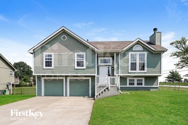 property at 1700 Briarwood Ln