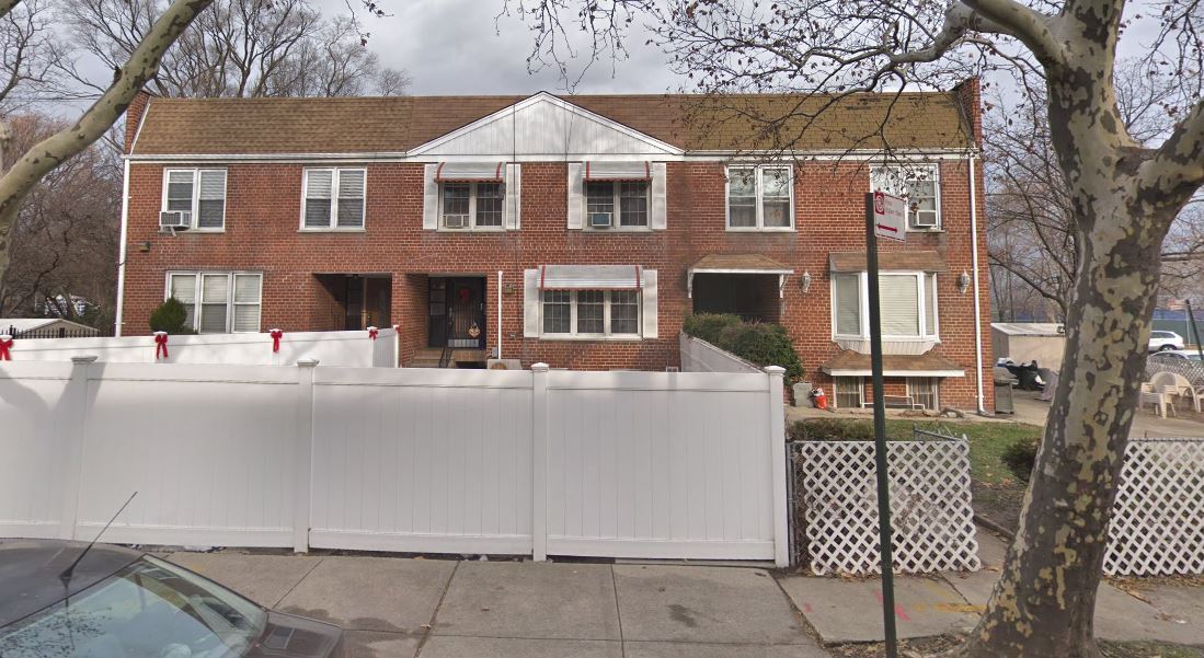 7819 19th Rd in East Elmhurst, NY - Foto de edificio