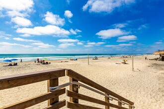 Elan Sandpiper Del Mar in Solana Beach, CA - Foto de edificio - Building Photo