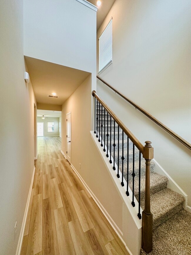 205 Wells Cir in Canton, GA - Building Photo - Building Photo