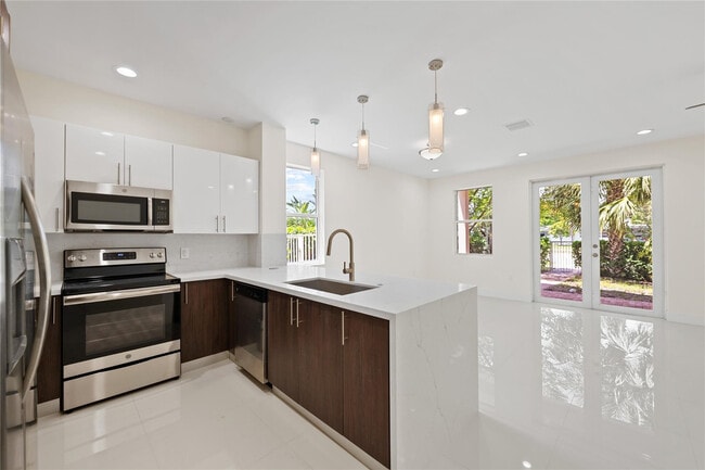 1434 SW 4th Ave in Fort Lauderdale, FL - Building Photo - Building Photo