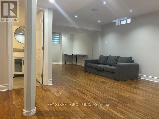 23 Casabel Dr in Vaughan, ON - Building Photo - Building Photo