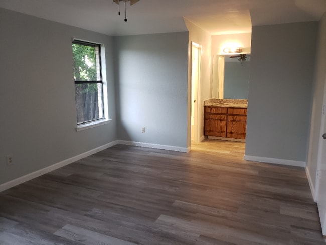 420 Signal Hill Ct N, Unit 420 in Fort Worth, TX - Foto de edificio - Building Photo