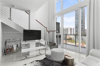 1080 Brickell Ave, Unit 903 in Miami, FL - Building Photo - Building Photo