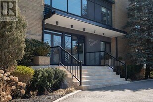 1901 Bayview Ave in Toronto, ON - Building Photo