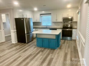 725 Brookside Dr in Gastonia, NC - Building Photo - Building Photo