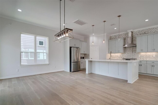property at 5528 Larkin St