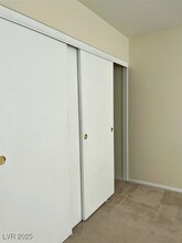 3496 Meridale Dr in Las Vegas, NV - Building Photo - Building Photo