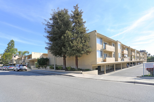 Mount Clef Apartments in Thousand Oaks, CA - Building Photo - Building Photo