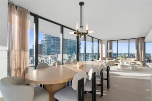 500 Alton Rd in Miami Beach, FL - Building Photo