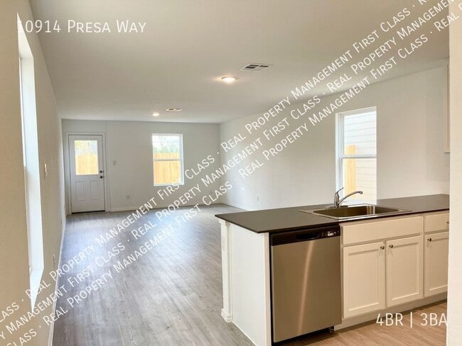 10914 Presa Wy in San Antonio, TX - Building Photo - Building Photo