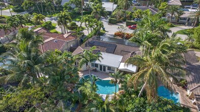 2101 NE 25th St in Wilton Manors, FL - Building Photo - Building Photo