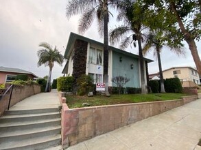 5817 Greenleaf Ave in Whittier, CA - Foto de edificio - Building Photo