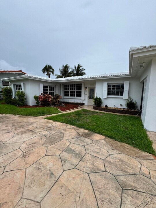 391 SE 15th Ave in Pompano Beach, FL - Building Photo