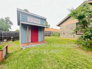 1615 Honeysuckle Ln in Midwest City, OK - Building Photo - Building Photo